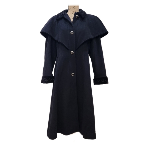 lorovi Jackets & Blazers - Vintage Lorovi Petites Black Wool Coat,Velvet Collar Women's 6